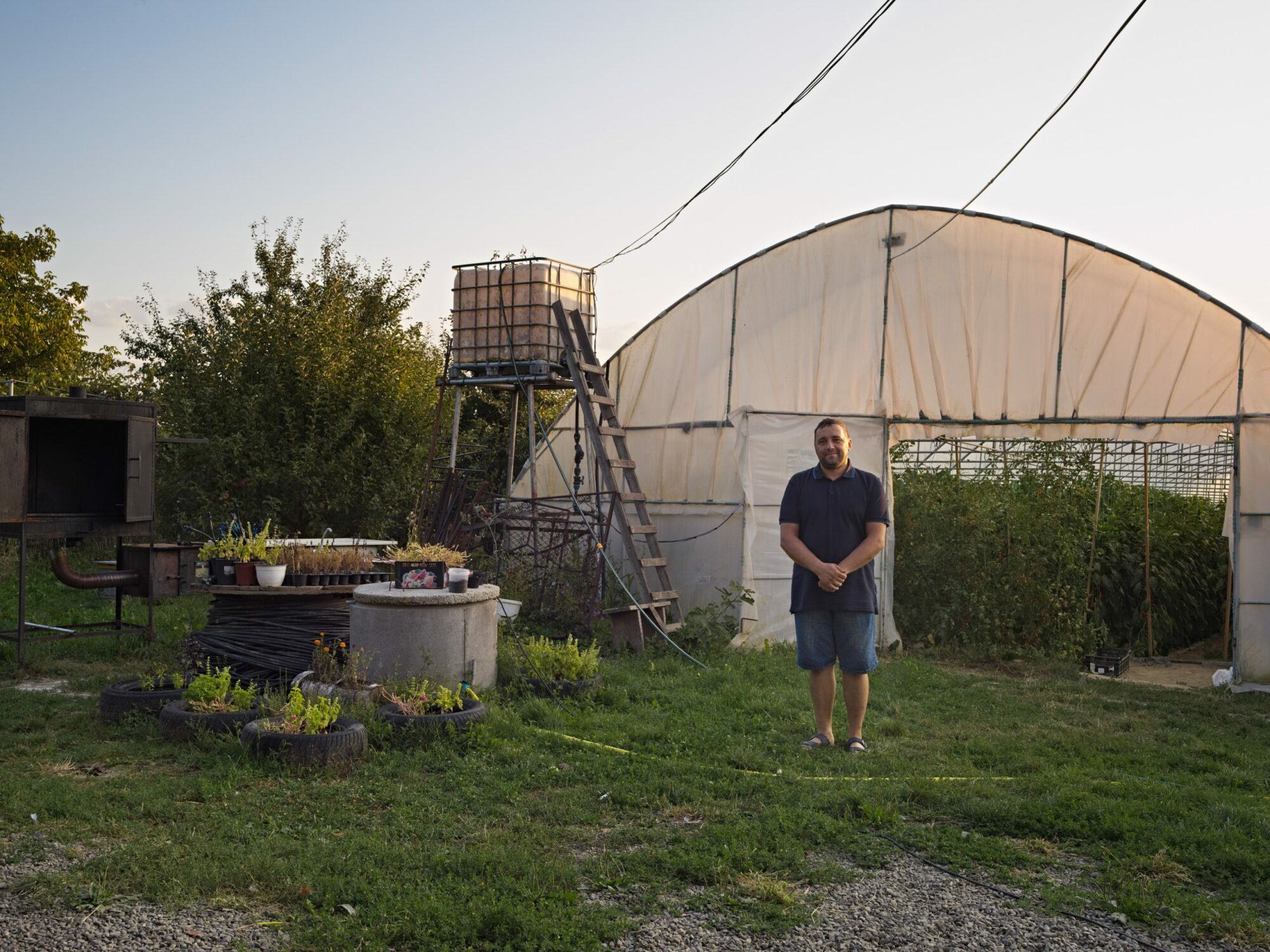 Covered Crops in Romania biological food production for www.resiliencefoodstories.com a story about self-sufficiency and producing food in close harmony with nature by photographer Ruud Sies